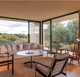 4 bedroom villa with infinity pool and sea views near Noto, Sicily, sleeps 8